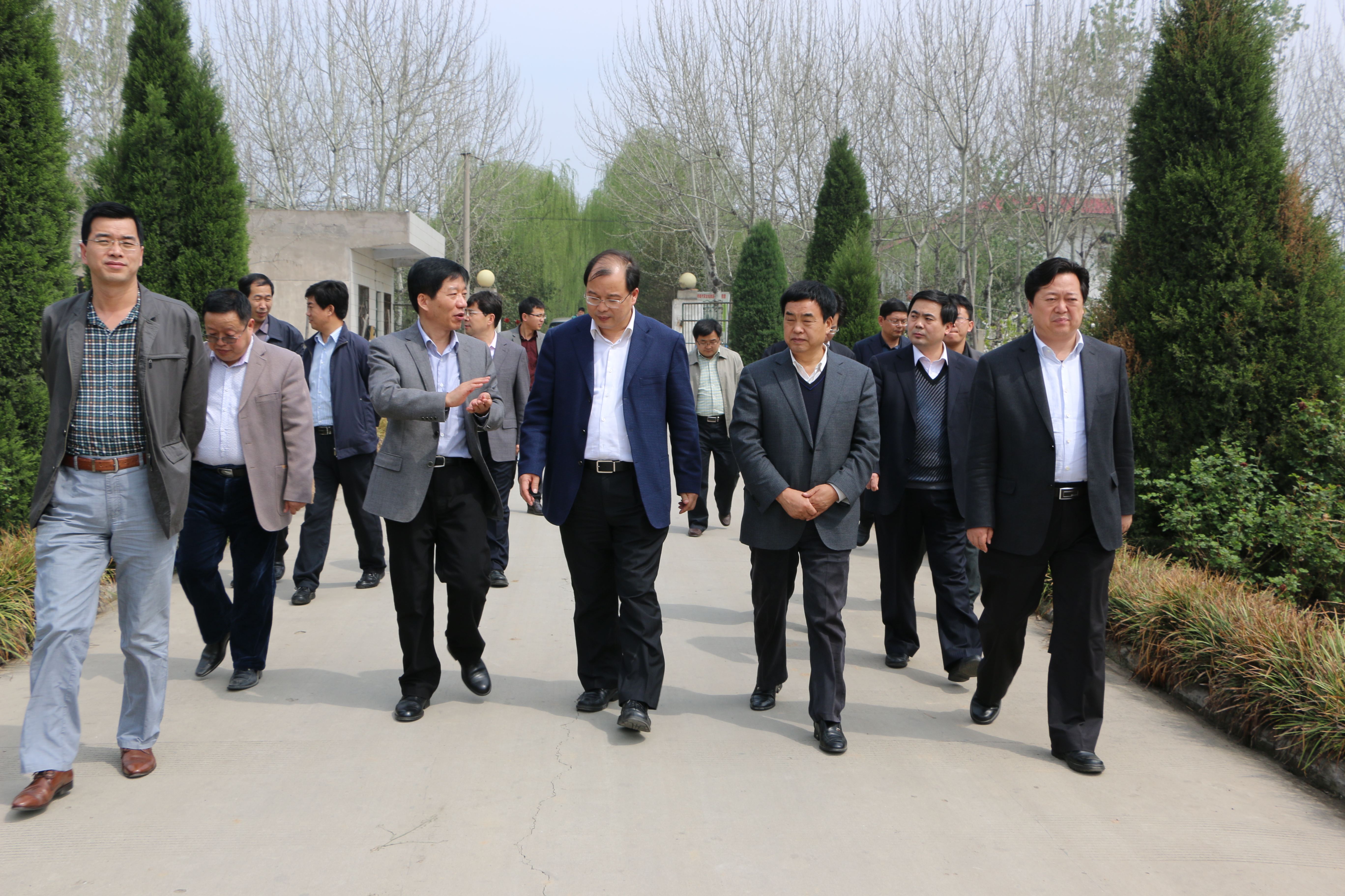 渭南市市長(zhǎng)到陜西農(nóng)墾華陰農(nóng)場(chǎng)調(diào)研工作