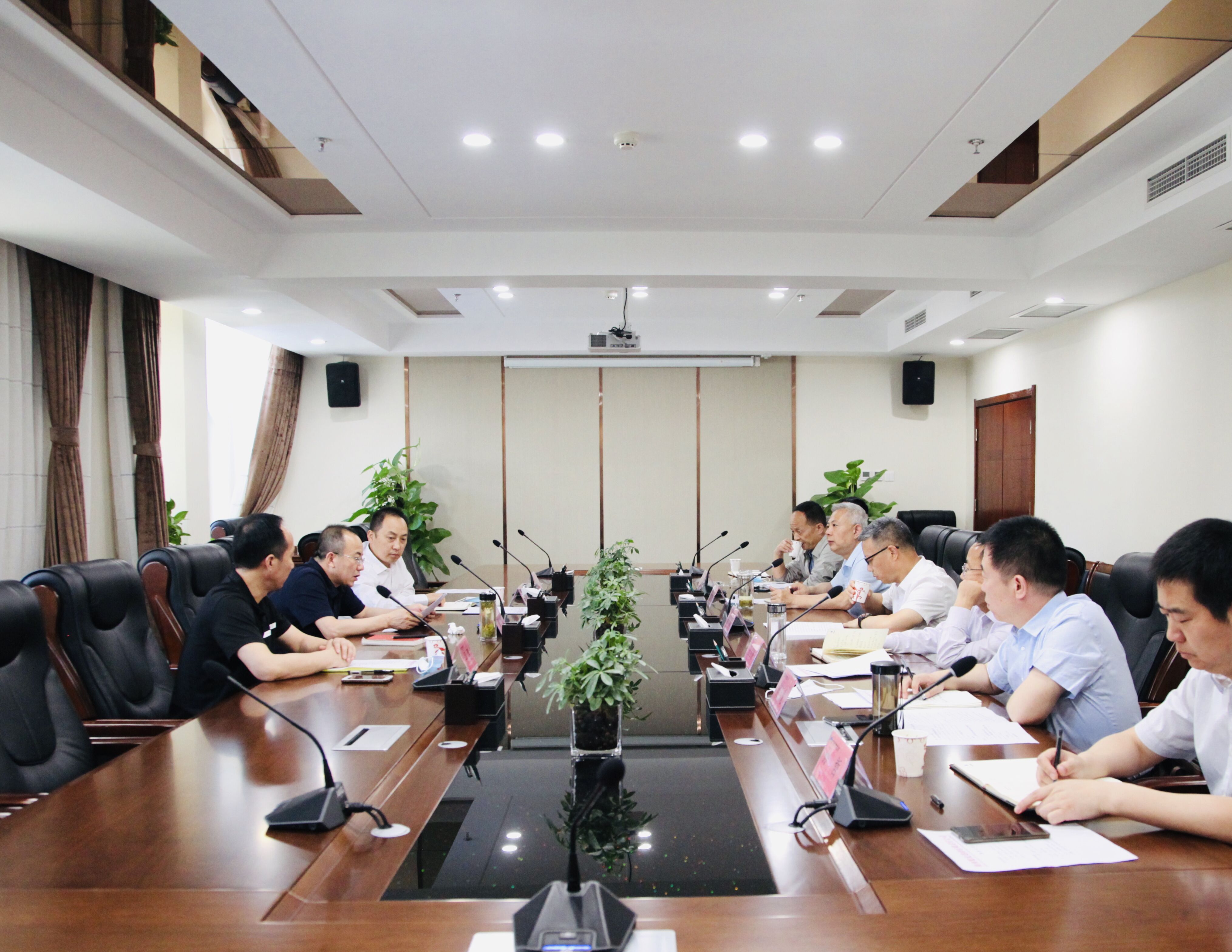 富平縣委常委、常務副縣長景軍榮到訪糧農集團