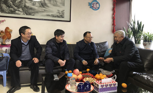 油脂集團(tuán)開展“春節(jié)走訪慰問(wèn)困難黨員、困難職工”活動(dòng)